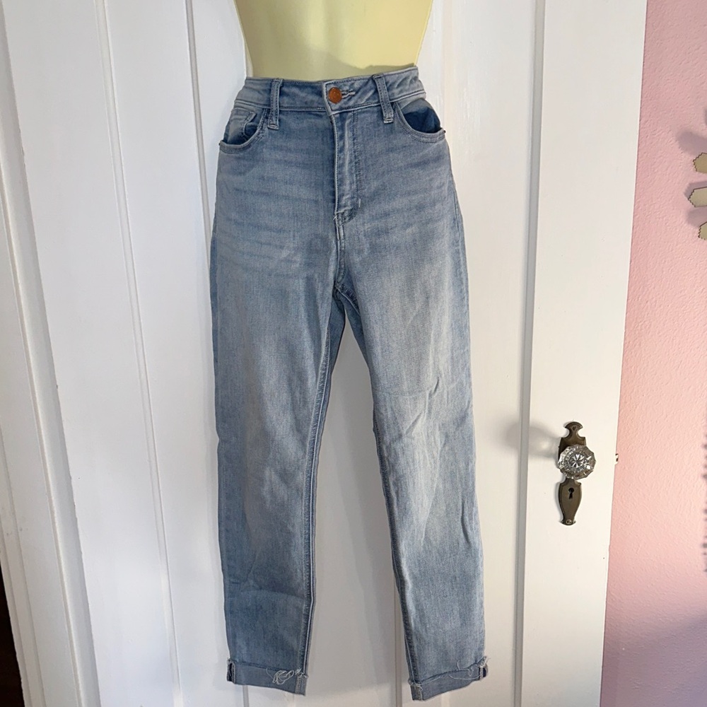 Harper Heritage (Francesca’s) Light Blue Stretch Rolled‎ Cuff Mid Rise Jeans